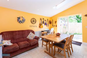 Kitchen/Diner- click for photo gallery